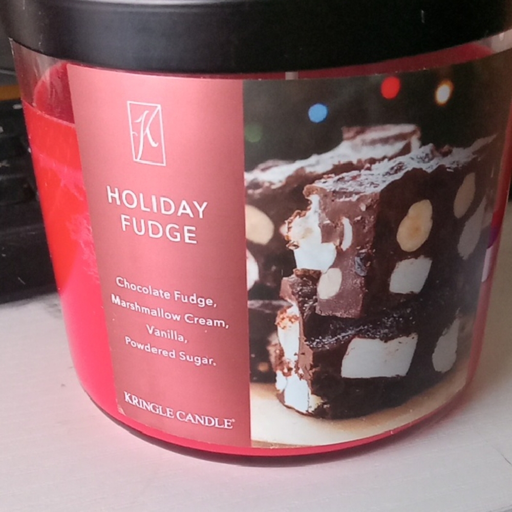 Holiday Fudge Scented Candle - Red